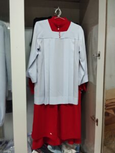 Mẫu áo giúp lễ - lễ sinh màu đỏ đẹp nhất