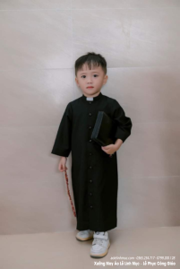 Mẫu áo lễ linh mục nhí dành cho thiếu nhi