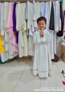 Mẫu áo lễ linh mục nhí dành cho thiếu nhi