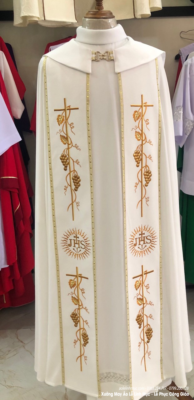 Áo Alba, áo chùng thâm, áo chầu Thánh Thể.