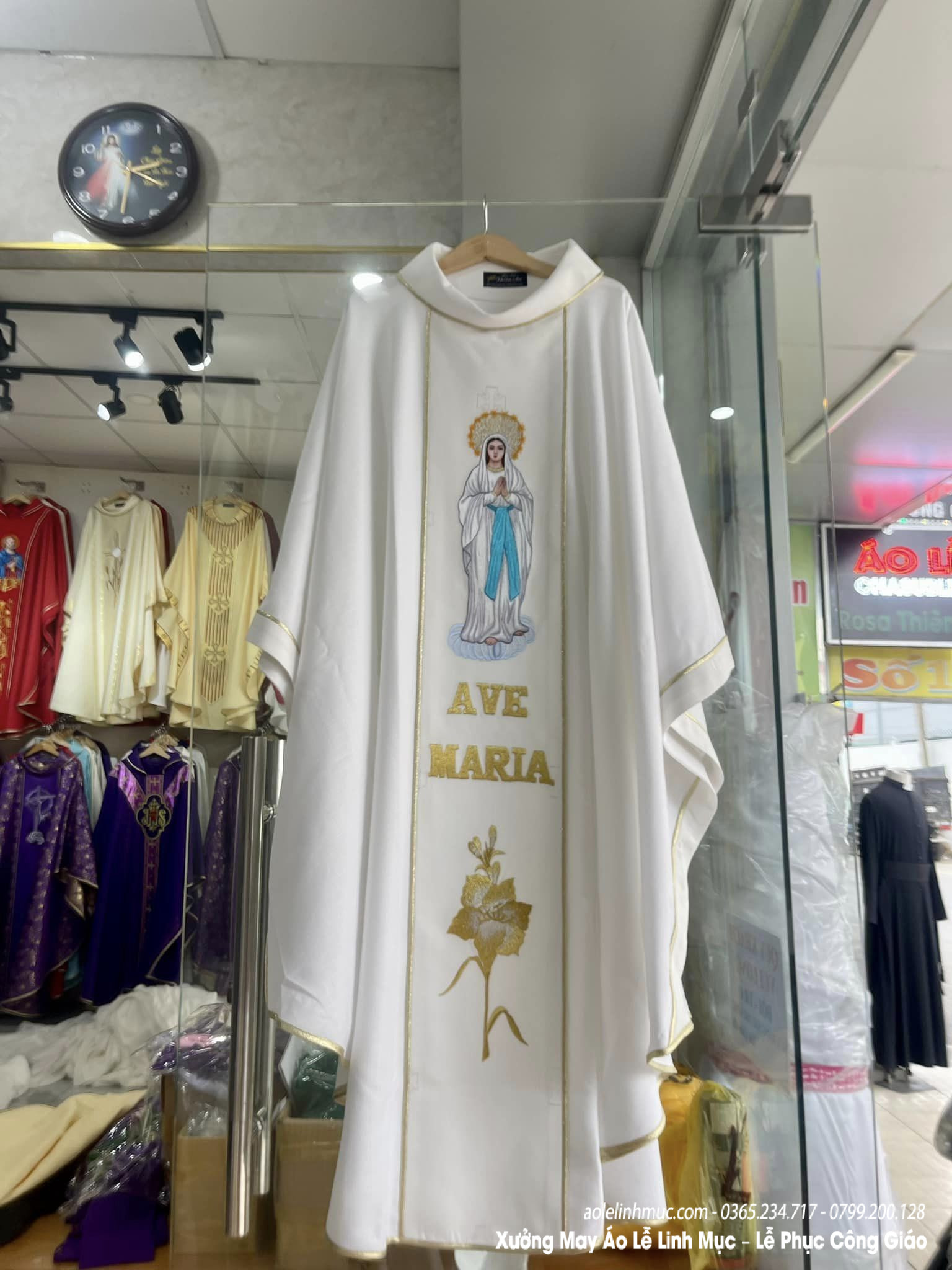 Mẫu áo lễ linh mục Đức Mẹ Fatima đẹp nhất